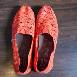 Size 8 Women’s Orange Crocheted TOMS